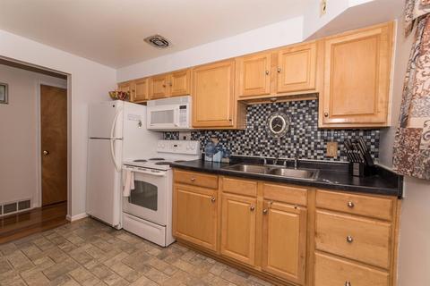 8301 Bobolink Dr, Cincinnati, OH 45231 photo 5