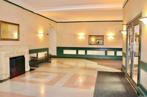 6153 Fairway Dr, Mason, OH 45040 photo 2