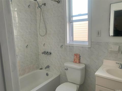 825 Wisnew Dr, Cincinnati, OH 45245 photo 5