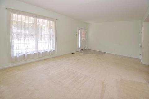 446 Ashworth Ct, Cincinnati, OH 45255 photo 3