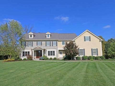 5 Larking Dr, Cincinnati, OH 45242 photo 1