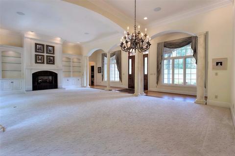 343 Summer View Dr, Cincinnati, OH 45255 photo 3