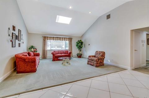 541 Rancho Ln, Cincinnati, OH 45244 photo 2