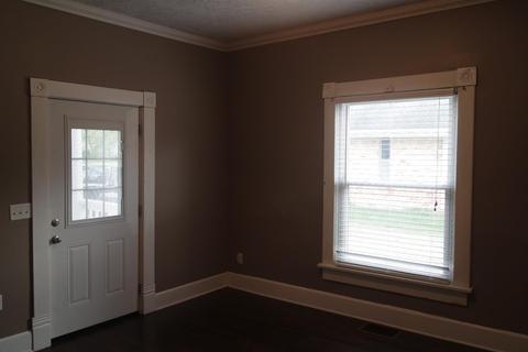 405 Bourbon St, Blanchester, OH 45107 photo 5