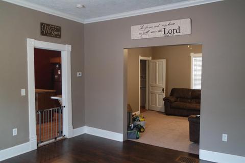 405 Bourbon St, Blanchester, OH 45107 photo 7