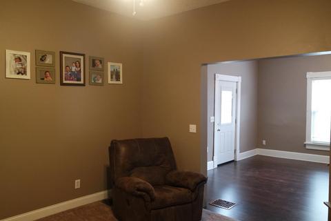 405 Bourbon St, Blanchester, OH 45107 photo 9