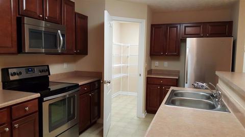 978 Lost Xing, Cincinnati, OH 45231 photo 4
