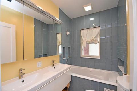 1344 Duncan Ave, Cincinnati, OH 45208 photo 17