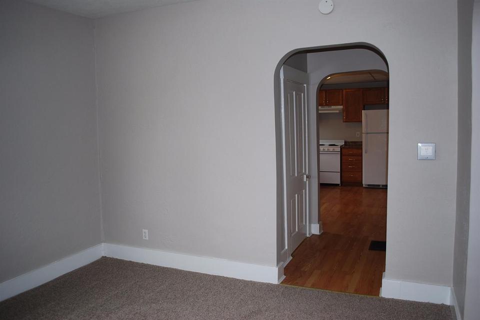  510 John St, Blanchester, OH 45107 photo 6