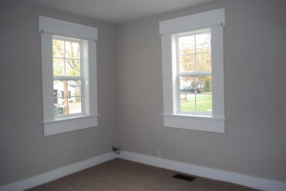  510 John St, Blanchester, OH 45107 photo 4
