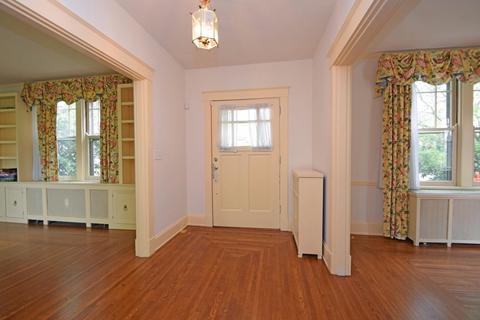 205 Greendale Ave, Cincinnati, OH 45220 photo 2