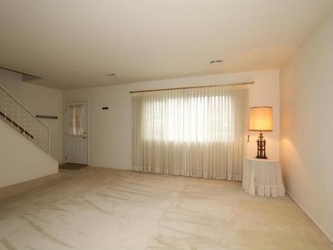 909 Conca St, Cincinnati, OH 45218 photo 4