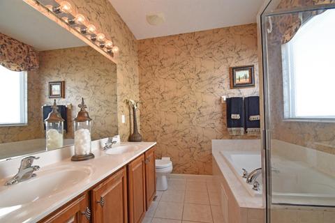 880 Anson Dr, Cincinnati, OH 45245 photo 6