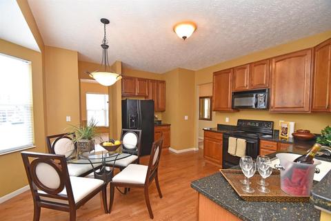 880 Anson Dr, Cincinnati, OH 45245 photo 3