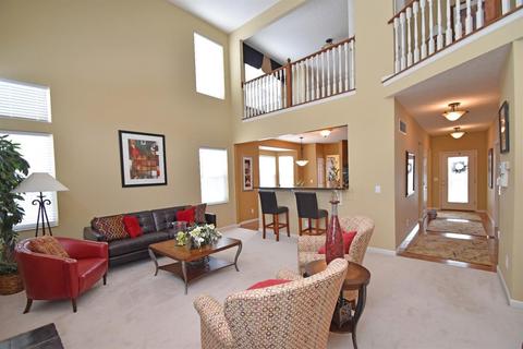880 Anson Dr, Cincinnati, OH 45245 photo 2