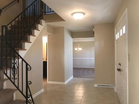 10149 Lochcrest Dr, Cincinnati, OH 45231 photo 2