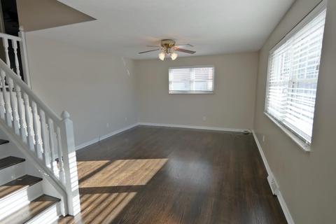 4293 Simca Ln, Cincinnati, OH 45211 photo 10