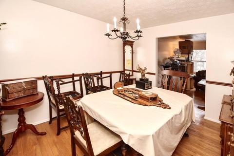 1965 Edgewater Dr, Cincinnati, OH 45240 photo 5