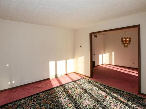 2559 Devils Backbone Rd, Cincinnati, OH 45233 photo 3