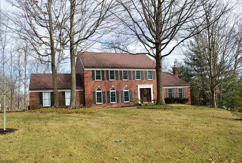 8456 Greenleaf Dr, Cincinnati, OH 45255 photo 1
