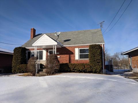 2438 Garrison Dr, Cincinnati, OH 45231 photo 1