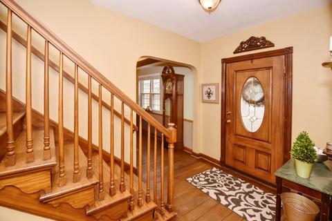 1004 Galbraith Rd, Cincinnati, OH 45231 photo 2