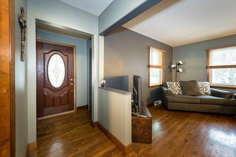 7452 Gracely Dr, Cincinnati, OH 45233 photo 3