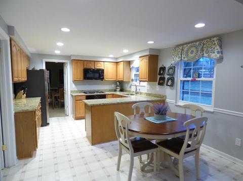 7364 Wallingford Dr, Cincinnati, OH 45244 photo 4