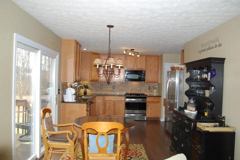 892 Anson Dr, Cincinnati, OH 45245 photo 6