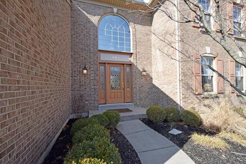 604 Legendary Ln, Cincinnati, OH 45255 photo 2