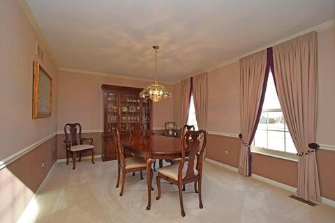 604 Legendary Ln, Cincinnati, OH 45255 photo 9
