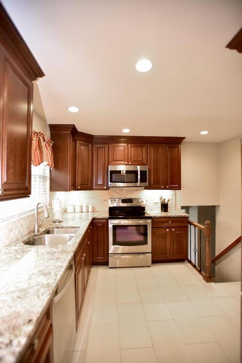 979 Twincrest Ct, Cincinnati, OH 45231 photo 9