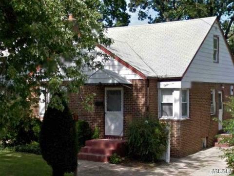 552 Robert A Taft Dr, Cincinnati, OH 45244 photo 1