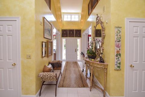 26 Hampton Ln, Cincinnati, OH 45208 photo 3