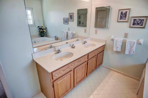 323 Parktrace Ct, Cincinnati, OH 45238 photo 14