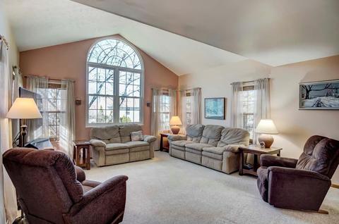 323 Parktrace Ct, Cincinnati, OH 45238 photo 9