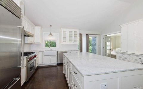 592 Lowell Ave, Cincinnati, OH 45220 photo 4