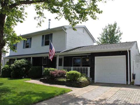 9017 Fox Hunter Ln, Cincinnati, OH 45242 photo 1