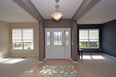 550 Conrad Dr, Cincinnati, OH 45231 photo 2