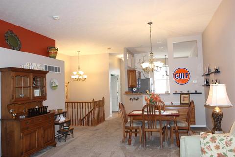 2490 Walnutview Ct, Cincinnati, OH 45230 photo 2