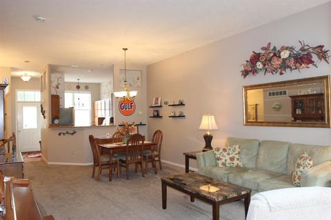 2490 Walnutview Ct, Cincinnati, OH 45230 photo 3