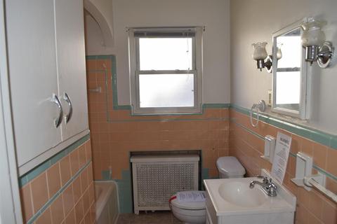 2431 N Bend Rd, Cincinnati, OH 45239 photo 4
