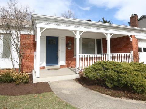 9630 Leebrook Dr, Cincinnati, OH 45231 photo 2