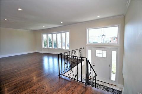 140 Kinsey Ave, Cincinnati, OH 45219 photo 3