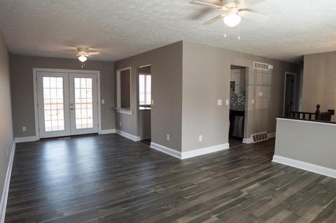 1724 Fallbrook Ln, Cincinnati, OH 45240 photo 3