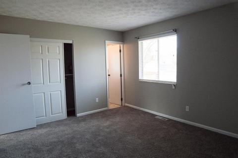 1724 Fallbrook Ln, Cincinnati, OH 45240 photo 14