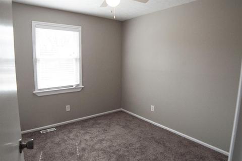 1724 Fallbrook Ln, Cincinnati, OH 45240 photo 11