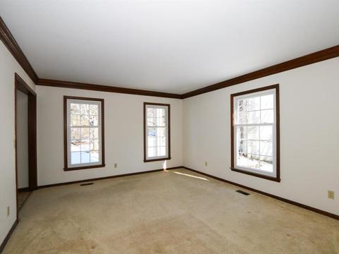 9049 Winthrop Dr, Montgomery, OH 45249 photo 4