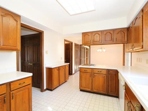 9049 Winthrop Dr, Montgomery, OH 45249 photo 10