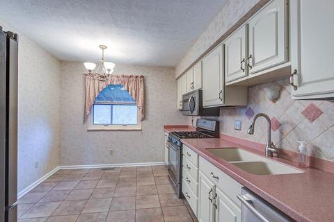 9904 Beau Ln, Cincinnati, OH 45231 photo 4